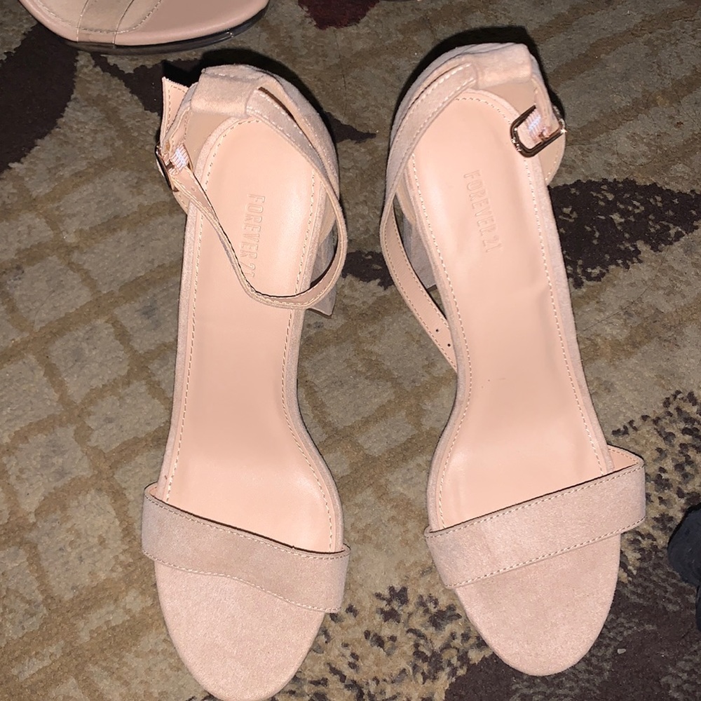 NUDE HEELS